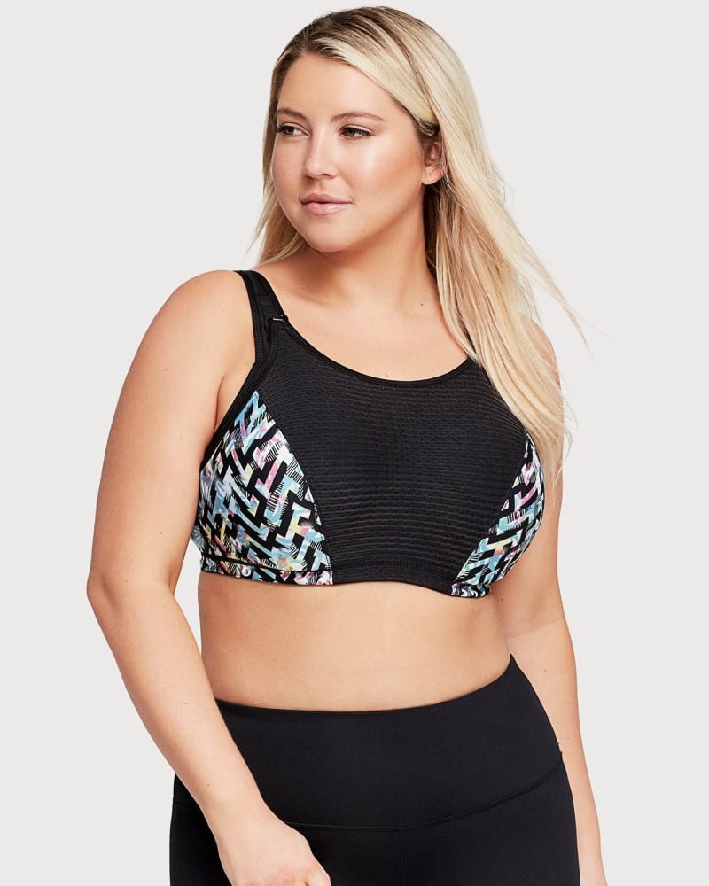 Front of a model wearing a size 36B Custom Control WonderWire Sports Bra in Print by Glamorise Sport. | dia_product_style_image_id:260650